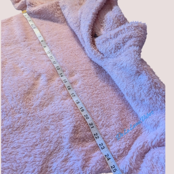 Jane & Bleecker Faux Pink Fur Pullover in Like New Condition Size Large. Comfort - Picture 8 of 8